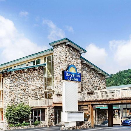 Days Inn & Suites By Wyndham Downtown Gatlinburg Parkway Exterior foto